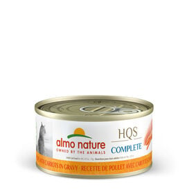 Canned chicken and carrots for adult cats