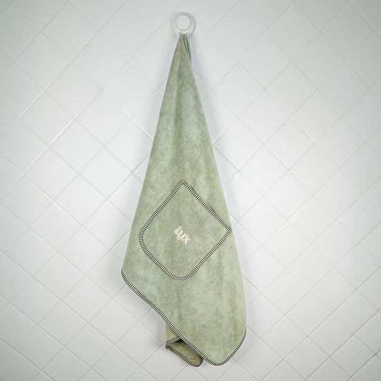 Drying Towel with Pocket for Dogs Image 3.0