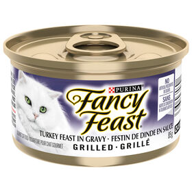 Roasted turkey in gravy wet food for adult cats