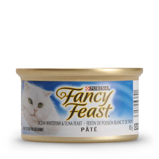 White fish and tuna wet food for adult cats Image NaN