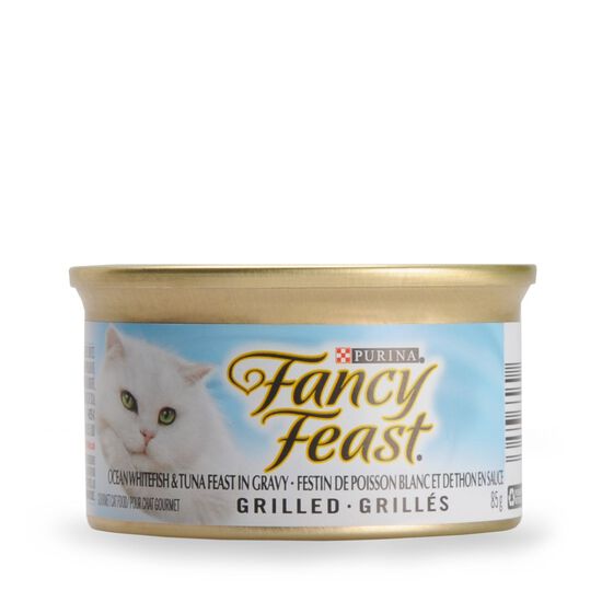 White fish and tuna in gravy wet food for adult cats Image NaN
